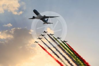 World © Octane Photographic Ltd. Formula 1 – Etihad F1 Grand Prix Abu Dhabi. A6-BMH Etihad Boeing 787-10 Dreamliner in their "Greenliner" livery in formation with the 7 Al Fursan Aermacchi MB-339As overfly the grid.