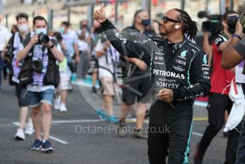 World © Octane Photographic Ltd. Formula 1 – Etihad F1 Grand Prix Abu Dhabi. Mercedes AMG Petronas F1 Team F1 W12 - Lewis Hamilton. Yas Marina Circuit, Abu Dhabi. Sunday 12th December 2021 Drivers’ Parade.