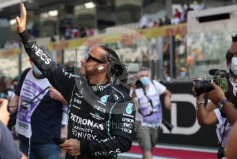 World © Octane Photographic Ltd. Formula 1 – Etihad F1 Grand Prix Abu Dhabi. Mercedes AMG Petronas F1 Team F1 W12 - Lewis Hamilton. Yas Marina Circuit, Abu Dhabi. Sunday 12th December 2021 Drivers’ Parade.