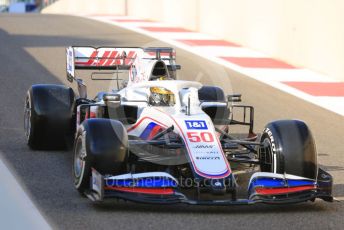 World © Octane Photographic Ltd. Formula 1 – F1 Young Driver and Tyre Test. Uralkali Haas F1 Team VF21 – Robert Shwartzman. Yas Marina Circuit, Abu Dhabi. Tuesday 14th December 2021.
