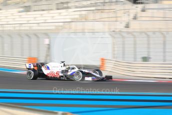World © Octane Photographic Ltd. Formula 1 – F1 Young Driver and Tyre Test. Uralkali Haas F1 Team VF21 – Robert Shwartzman. Yas Marina Circuit, Abu Dhabi. Tuesday 14th December 2021.