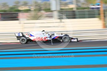 World © Octane Photographic Ltd. Formula 1 – F1 Young Driver and Tyre Test. Uralkali Haas F1 Team VF21 – Robert Shwartzman. Yas Marina Circuit, Abu Dhabi. Tuesday 14th December 2021.