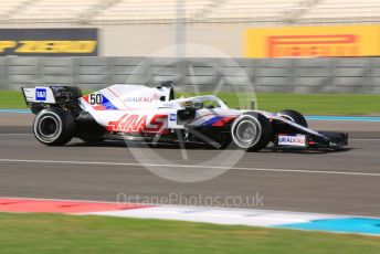 World © Octane Photographic Ltd. Formula 1 – F1 Young Driver and Tyre Test. Uralkali Haas F1 Team VF21 – Robert Shwartzman. Yas Marina Circuit, Abu Dhabi. Tuesday 14th December 2021.