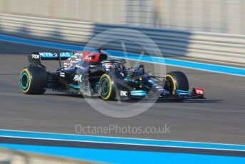 World © Octane Photographic Ltd. Formula 1 – F1 Young Driver and Tyre Test. Mercedes AMG Petronas F1 Team Mule Car – Nick de Vries. Yas Marina Circuit, Abu Dhabi. Tuesday 14th December 2021.