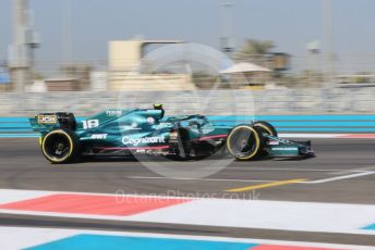 World © Octane Photographic Ltd. Formula 1 – F1 Young Driver and Tyre Test. Aston Martin Cognizant F1 Team Mule Car – Lance Stroll. Yas Marina Circuit, Abu Dhabi. Tuesday 14th December 2021.