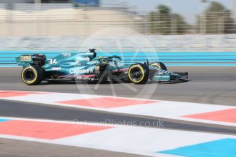 World © Octane Photographic Ltd. Formula 1 – F1 Young Driver and Tyre Test. Aston Martin Cognizant F1 Team Mule Car – Nick Yelloly. Yas Marina Circuit, Abu Dhabi. Tuesday 14th December 2021.