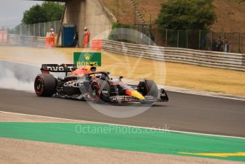 World © Octane Photographic Ltd. Formula 1– Hungarian Grand Prix - Hungaroring, Hungary. Sunday 31st July 2022 Race out laps. Oracle Red Bull Racing RB18 – Sergio Perez.
