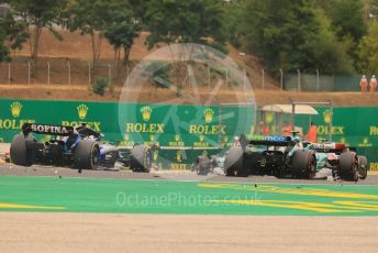 World © Octane Photographic Ltd. Formula 1– Hungarian Grand Prix - Hungaroring, Hungary. Sunday 31st July 2022 Race. Williams Racing FW44 - Nicholas Latifi looses a front wing end plate.
