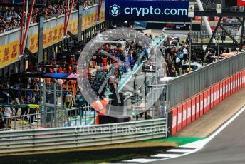 World © Octane Photographic Ltd. Formula 1 – British Grand Prix - Silverstone. Sunday 3rd July 2022. Race. Pitlane preparation before the grid