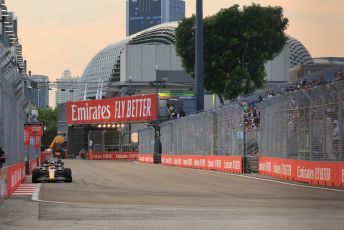 World © Octane Photographic Ltd. Formula 1 – Singapore Grand Prix - Marina Bay, Singapore. Friday 30th September 2022. Practice 1. Oracle Red Bull Racing RB18 – Max Verstappen and Mercedes-AMG Petronas F1 Team F1 W13 - George Russell.