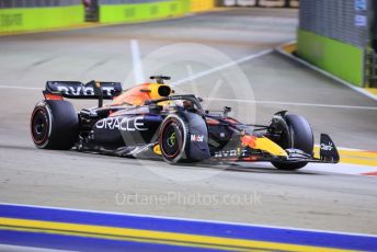 World © Octane Photographic Ltd. Formula 1 – Singapore Grand Prix - Marina Bay, Singapore. Friday 30th September 2022. Practice 2. Oracle Red Bull Racing RB18 – Max Verstappen.