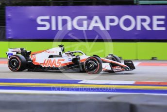 World © Octane Photographic Ltd. Formula 1 – Singapore Grand Prix - Marina Bay, Singapore. Friday 30th September 2022. Practice 2. Haas F1 Team VF-22 - Kevin Magnussen.