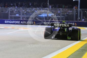 World © Octane Photographic Ltd. Formula 1 – Singapore Grand Prix - Marina Bay, Singapore. Friday 30th September 2022. Practice 2. Williams Racing FW44 - Nicholas Latifi.