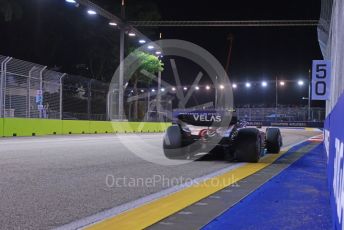 World © Octane Photographic Ltd. Formula 1 – Singapore Grand Prix - Marina Bay, Singapore. Friday 30th September 2022. Practice 2. Scuderia Ferrari F1-75 - Carlos Sainz.