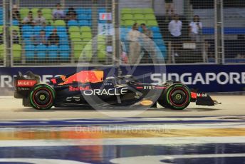 World © Octane Photographic Ltd. Formula 1 – Singapore Grand Prix - Marina Bay, Singapore. Saturday 1st October 2022. Practice 3. Oracle Red Bull Racing RB18 – Max Verstappen.