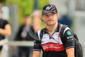World © Octane Photographic Ltd. Formula 1 – Singapore Grand Prix - Marina Bay, Singapore. Sunday 2nd October 2022. Arrivals. Alfa Romeo F1 Team Orlen C42 - Valtteri Bottas.