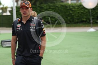 World © Octane Photographic Ltd. Formula 1 – Singapore Grand Prix - Marina Bay, Singapore. Sunday 2nd October 2022. Arrivals. Oracle Red Bull Racing RB18 – Max Verstappen.