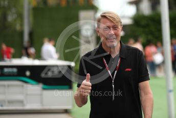 World © Octane Photographic Ltd. Formula 1 – Singapore Grand Prix - Marina Bay, Singapore. Sunday 2nd October 2022. Arrivals. Mika Hakkinen.
