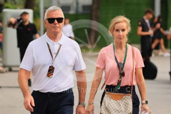World © Octane Photographic Ltd. Formula 1 – Singapore Grand Prix - Marina Bay, Singapore. Thursday 29th September 2022. Arrivals. Derek Warwick and wife Rhonda.