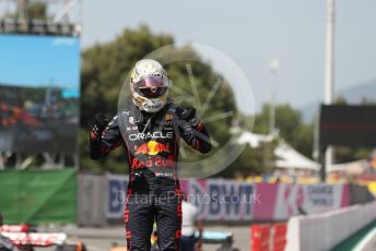 World © Octane Photographic Ltd. Formula 1 – Spanish Grand Prix - Circuit de Barcelona-Catalunya. Sunday 22nd May 2022 Parc Ferme. Oracle Red Bull Racing RB18 – Max Verstappen.