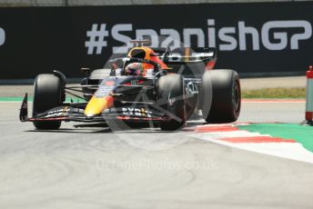 World © Octane Photographic Ltd. Formula 1 – Spanish Grand Prix - Circuit de Barcelona-Catalunya. Friday 20th May 2022 Practice 1. Oracle Red Bull Racing RB18 – Max Verstappen.