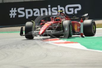 World © Octane Photographic Ltd. Formula 1 – Spanish Grand Prix - Circuit de Barcelona-Catalunya. Friday 20th May 2022 Practice 1. Scuderia Ferrari F1-75 - Carlos Sainz.