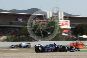 World © Octane Photographic Ltd. Formula 1 – Spanish Grand Prix - Circuit de Barcelona-Catalunya. Friday 20th May 2022 Practice 2. BWT Alpine F1 Team A522 - Fernando Alonso and Williams Racing FW44 - Alex Albon.