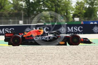 World © Octane Photographic Ltd. Formula 1 – Spanish Grand Prix - Circuit de Barcelona-Catalunya. Saturday 21st May 2022 Qualifying. Oracle Red Bull Racing RB18 – Sergio Perez.
